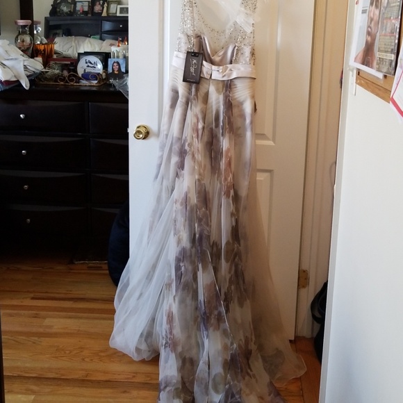 MacDuggal  Gown - Picture 7 of 9